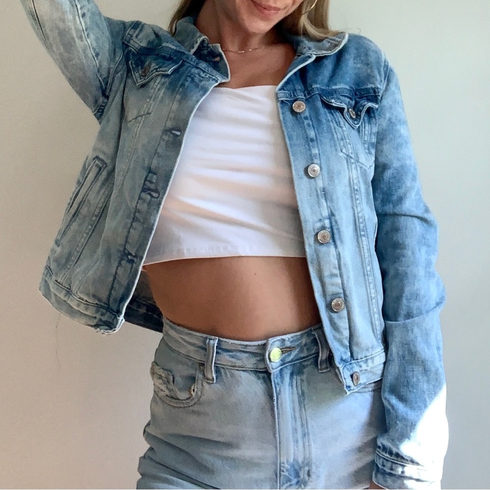 Forever 21 Ombré wash jean jacket - Picture 8 of 10